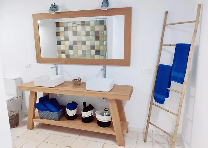 Maravilla Seaside By Lamondaos - Heated Pool -