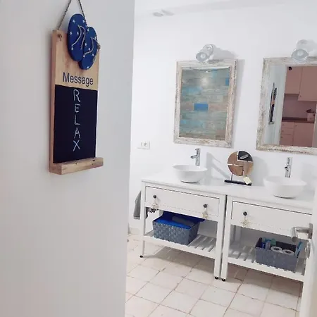 Maravilla Seaside By Lamondaos - Heated Pool - Apartman *